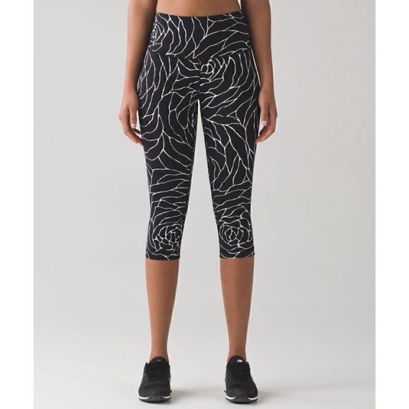 Lululemon Wunder Under Hi-Rise 1/2 Tight *Full-On Luxtreme 17" - Picture 2 of 10